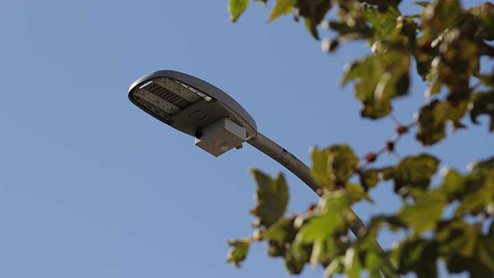 Samla in data från sensorer på lyktstolpar med LED-belysning