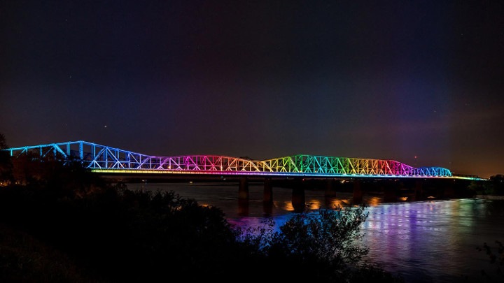 ActiveSite erbjuder fjärrhantering av innehåll för er Philips Color Kinetics arkitektoniska belysning