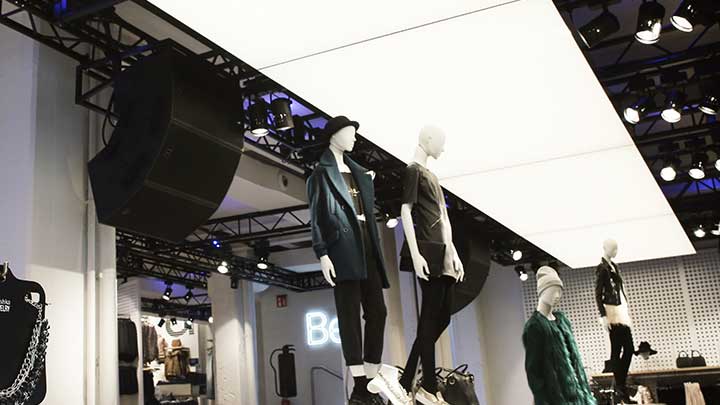 Philips Lightings OneSpace är ett lysande tak som innebär spännande ny belysning för butik