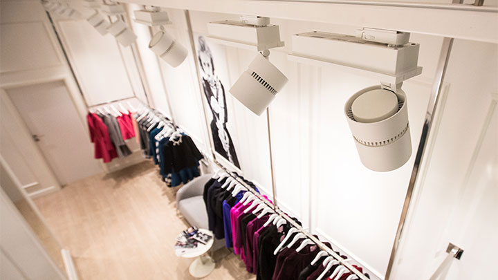Philips butiksbelysning lyser upp Bizuus butik på ett effektivt sätt