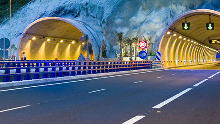 En tunnel som är väl upplyst av Philips TotalTunnel