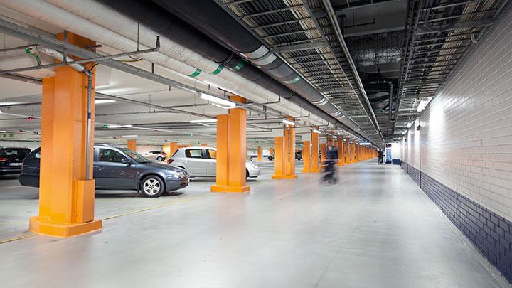 Philips Lightings GreenParking belysning för bilparkeringar ger snabb avkastning på investeringen, minskar energiförbrukning och sänker kostnaderna.