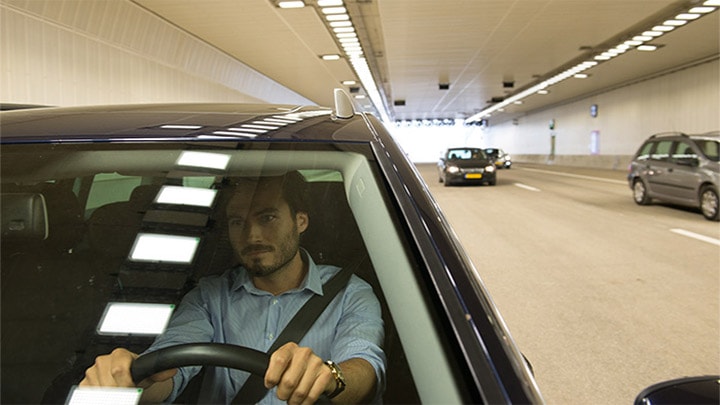 Säker och klart upplyst tunnel