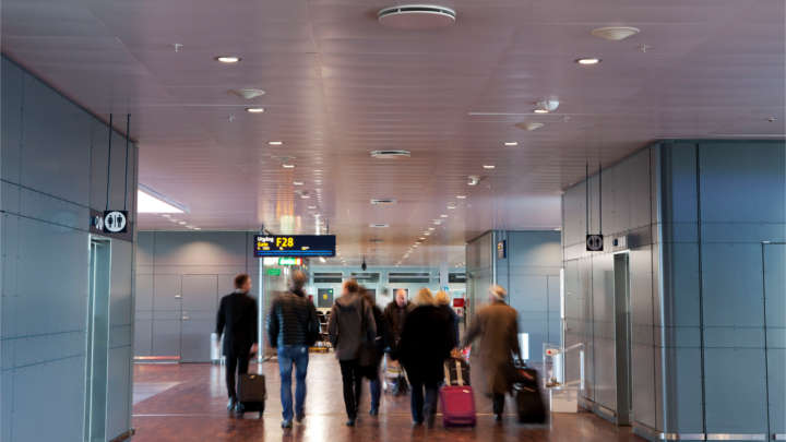 Terminal 5 på Arlanda har Philips downlights LuxSpace