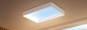 Philips Skylight är utformad för att återskapa solljusets naturliga ljushet, nyanser och djup, vilket skapar en illusion av dagsljus inomhus tack vare den patenterade NatureConnect LED-tekniken.